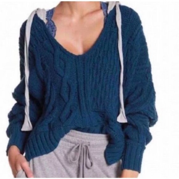 Free People Sweaters - Free People Tierra Cable Knit Oversized Hoodie/Sweater Medium Blue